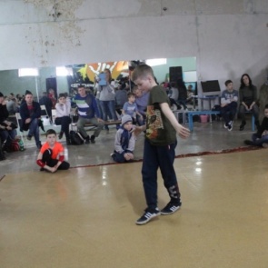 Фестиваль по брейк-дансу в Назарово собрал 60 танцоров со всего края