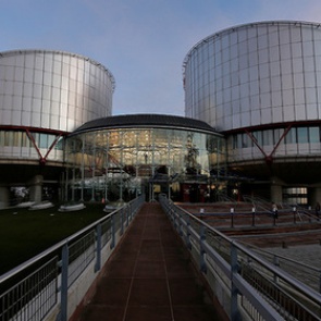 Россию обязали выплатить два миллиарда евро за нарушение прав россиян