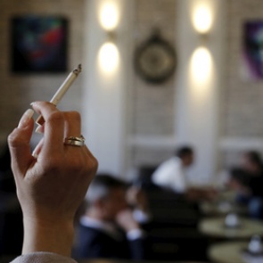 Россиян предложили лишить сигарет на один день