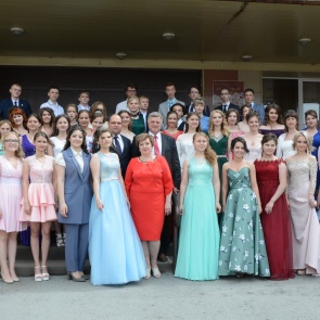 В Ачинске началась подготовка к Первому выпускному балу