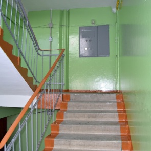 В Красноярском крае запретят шуметь в подъездах