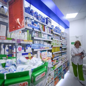 Власти передумали лишать аптеки монополии