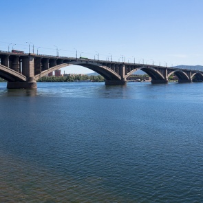 Четверо красноярцев неудачно сплавились по Енисею на матрасе: пришлось вызывать спасателей