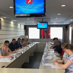 На АЗС Ачинска снижаются цены на бензин