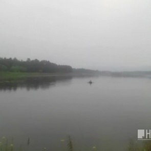 Запутавшегося в леске пожилого рыбака едва успели выловить в красноярском озере