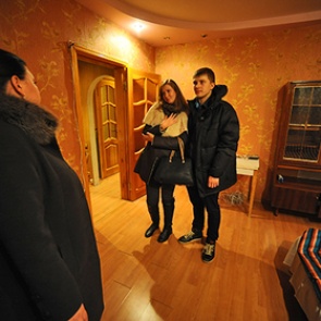 Россиянка решила продавать чужие квартиры как свои и озолотилась