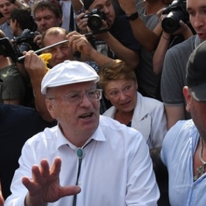 Жириновский подрался с москвичами