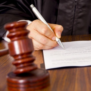 Житель Богучанского района 1,5 года насиловал падчерицу: пойдет под суд по 15 эпизодам