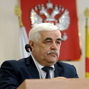 Уволенный с 23 окладами воронежский чиновник уйдет на пенсию со второй попытки