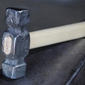 В Красноярском крае пьяный пассажир грозился убить сотрудницу ж/д вокзала