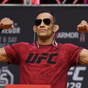 Нурмагомедова и Макгрегора назвали позорящими спорт идиотами