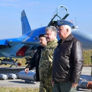 Порошенко обвинил Россию в авиаударах по Украине