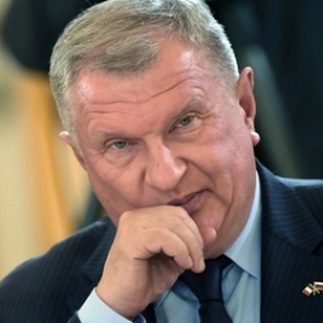 Сечин назвал причину высоких цен на бензин