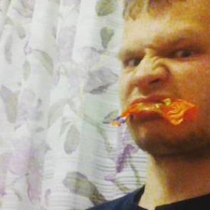 Номинанту российской премии «Поэт года» дали 19 лет за каннибализм