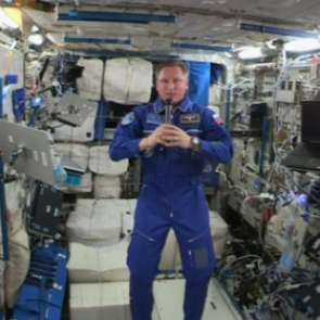 Космонавты на МКС защитились от радиации влажными салфетками