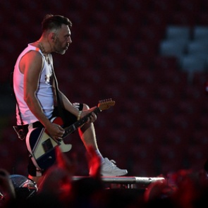 Шнуров порассуждал о квантовой запутанности и насильниках-импотентах