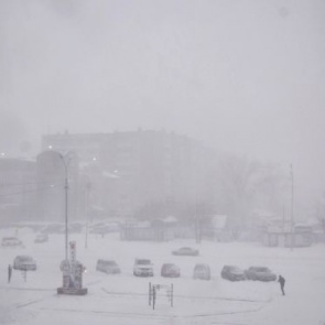 ВНИМАНИЕ! Штормовое предупреждение: Сегодня порывистый ветер до 25 м/с перепады температуры и мокрый снег