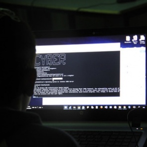 Россиян предупредили о росте краж данных с банковских карт перед Новым годом