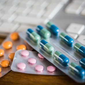 В России со следующего года могут снизить цены на жизненно необходимые лекарства