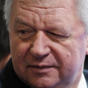 Минимальную зарплату россиян увеличат вдвое