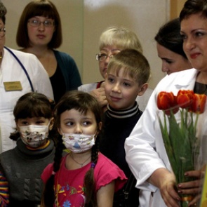 Подарки для учителей и чиновников предложили разделить