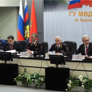 «Безопасность без ущерба для гостеприимства»: Александр Усс попросил силовиков не мешать гостям Универсиады