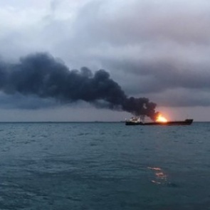 Стали известны подробности пожара на судах в Керченском проливе