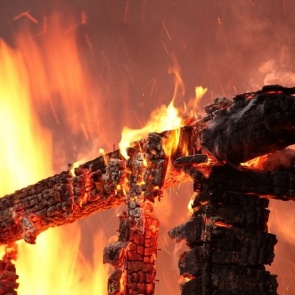 В Хакасии в горящем жилом доме погиб 2-летний мальчик