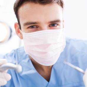 Кадры, в бой! Ачинская межрайонная больница примет на работу специалистов