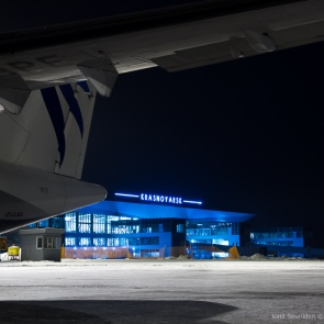 Из-за лютого мороза и тумана красноярский аэропорт не смог принять самолет из Москвы. Отменены и задержаны несколько рейсов