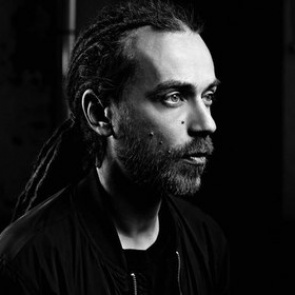 Российские художники посвятили Децлу граффити