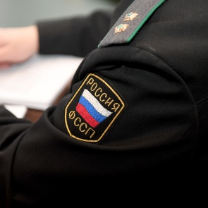 «Надеялся проскочить поездом»: хитрый должник из Зеленогорска зря потратился на заграничную поездку