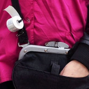 Кондуктор исцарапала лицо пенсионерке из-за 20 рублей