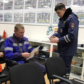 В Ачинске автополицейские и работники нефтегазовой отрасли обсудили вопросы дорожной безопасности