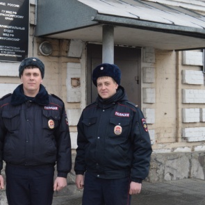 На трассе под Минусинском неизвестный водитель спас потерявшего сознание старика. Его ищут