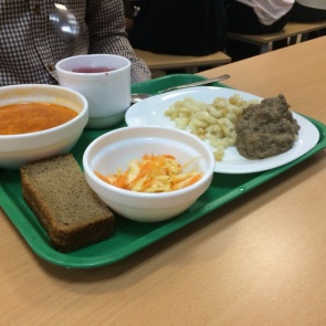 Питание детей в российских школах будут проверять отцы