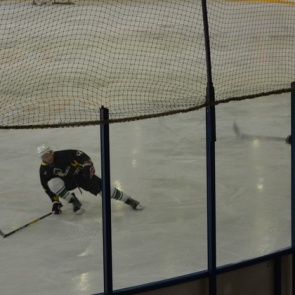 Хоккеисты Ачинска подарили своим болельщикам зрелищный матч