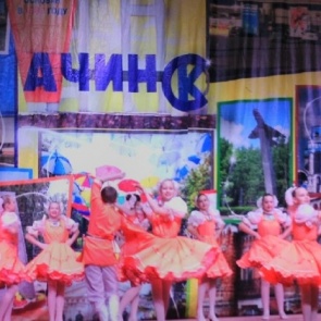 Ачинский ансамбль «Вдохновение» поздравил горожан с началом весны