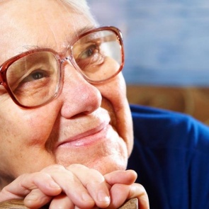 Бедным российским пенсионерам станут платить немного больше