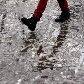 Госавтоинспекторы предупреждают о сложной дорожной обстановке