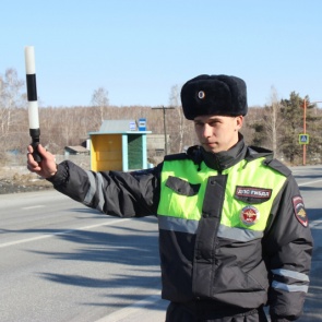 В Ачинске инспекторы ДПС напомнили водителям о недопустимости лихачества