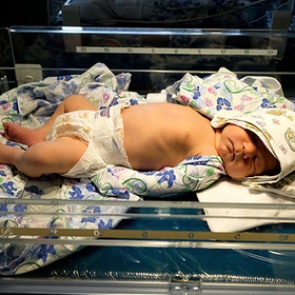 Российская восьмиклассница узнала о беременности при родах