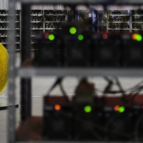 В нескольких регионах России разрешат криптовалюту