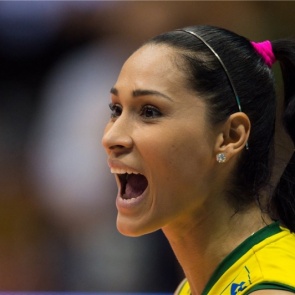 Олимпийская чемпионка давала интервью и упала в обморок в прямом эфире