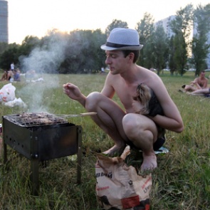 Россиянам напомнили о двух рабочих днях и длинных выходных