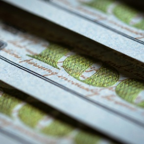 Подсчитаны успехи России в освобождении от власти доллара