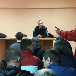 Глава ГИБДД Красноярска попросил водителей машин скорой помощи нарушать ПДД в меру