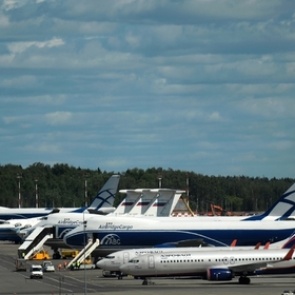 Летевший в Самару SSJ-100 вернулся в Шереметьево