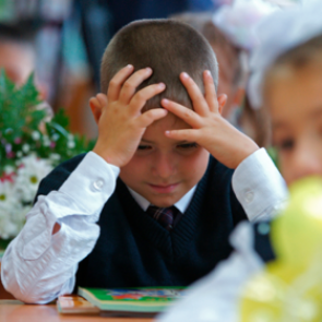 В России захотели бороться с разводами со школы