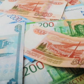 Российские чиновники получат новую надбавку к зарплате